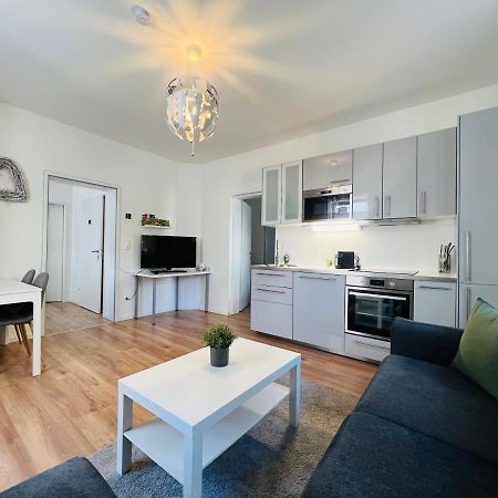White Inn - Kuschelige Ferienwohnung Murzzuschlag Ngoại thất bức ảnh